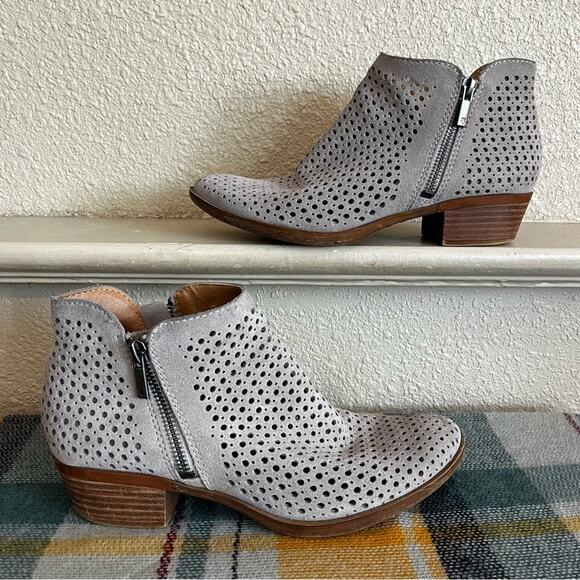 Lucky Brand Women’s Bayley Perforated Leather Booties Size 6.5 Preppy Classic - Picture 1 of 12